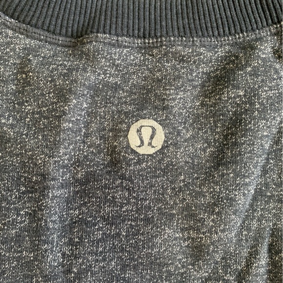 Men’s M Heathered Gray Lululemon Crewneck - Picture 9 of 9
